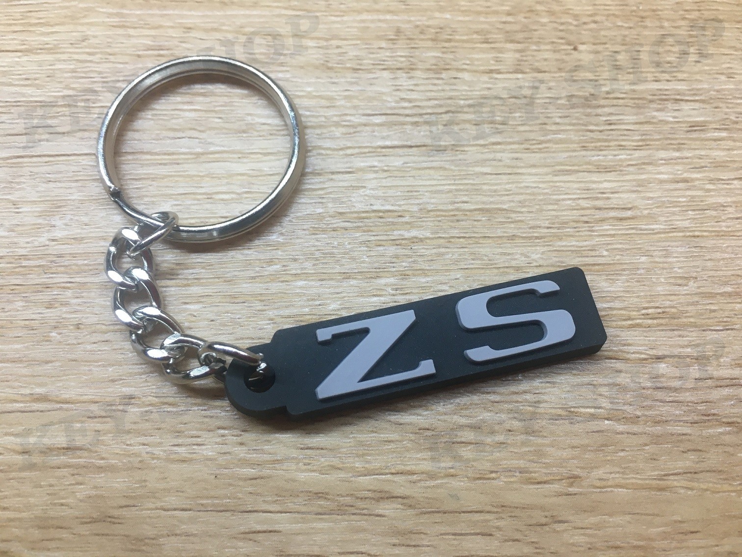 Porte-clés PVC Souple Peugeot 104 "ZS" LOGO monogramme